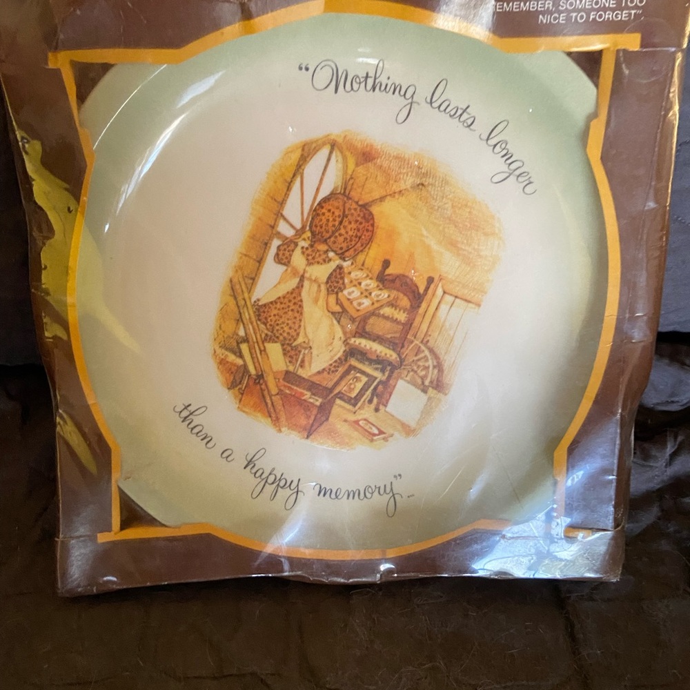 Holly Hobbie Collections Vintage 1974 Nothing Last Longer than a Happy Memory